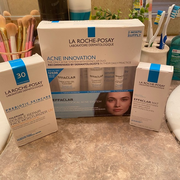 La Roche-Posay Acne System Face Moisturizer and Daily Moisturizer - Picture 1 of 4
